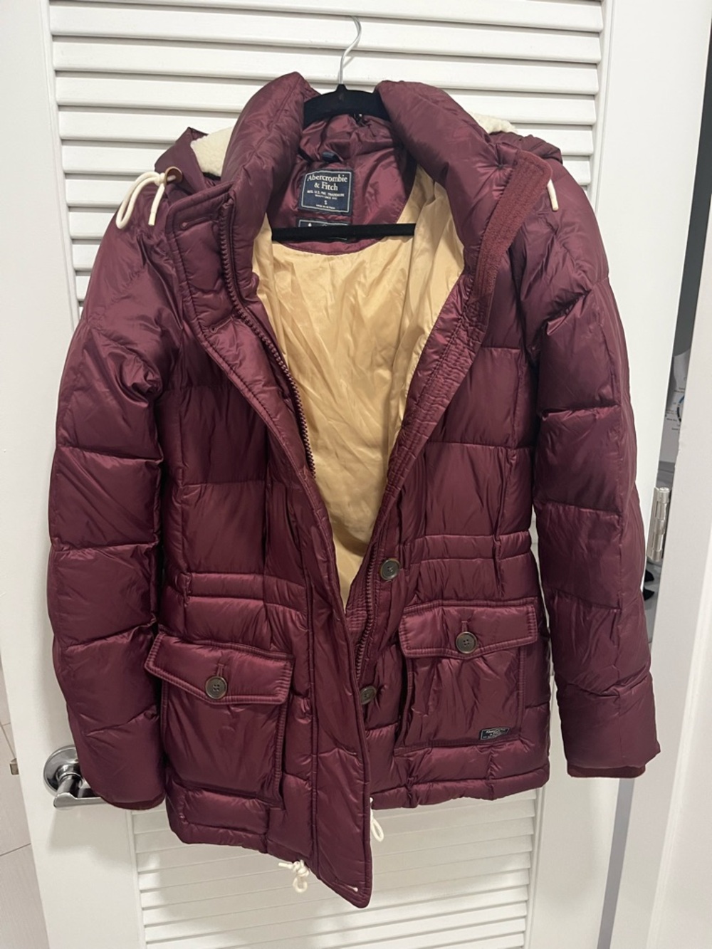 NWOT Abercrombie & Fitch Burgundy and Cream Down-Insulated Water Resistant Parka